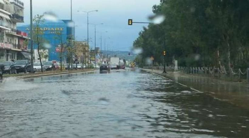 O «Δαίδαλος» πλήττει την Πάτρα – Μπουρίνι σαρώνει την πόλη (εικόνες, βίντεο)